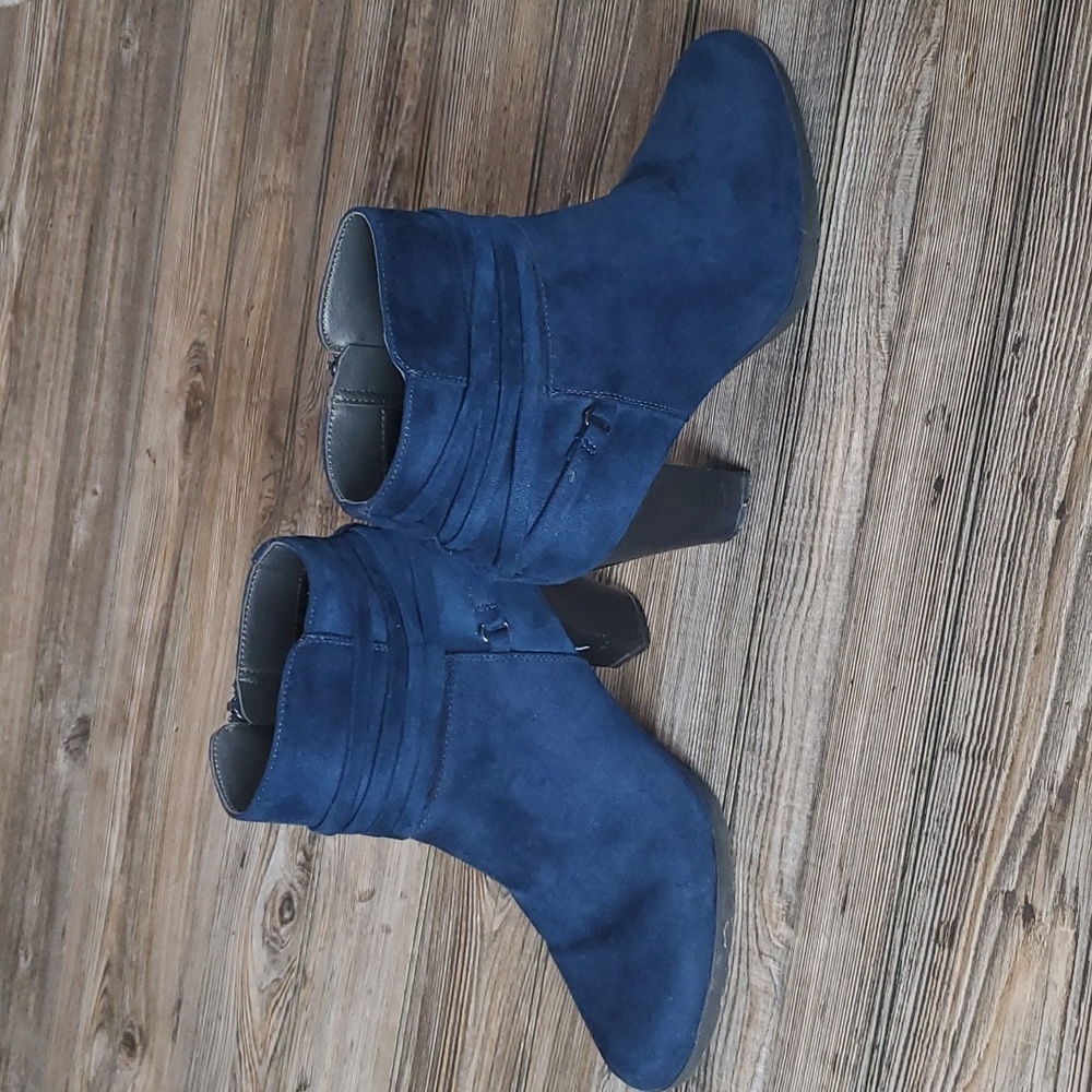 Rialto Spade Faux Suede Ankle Bootie in Midnight Size 9M - Picture 11 of 12